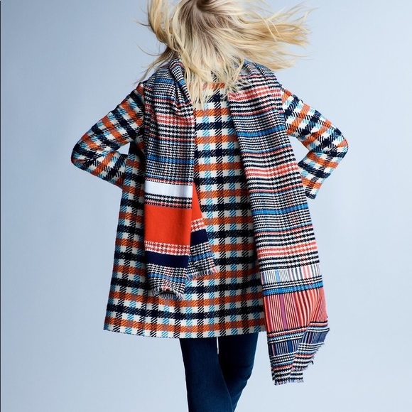 Banana Republic Plaid Blanket Scarf NWT - Picture 2 of 2